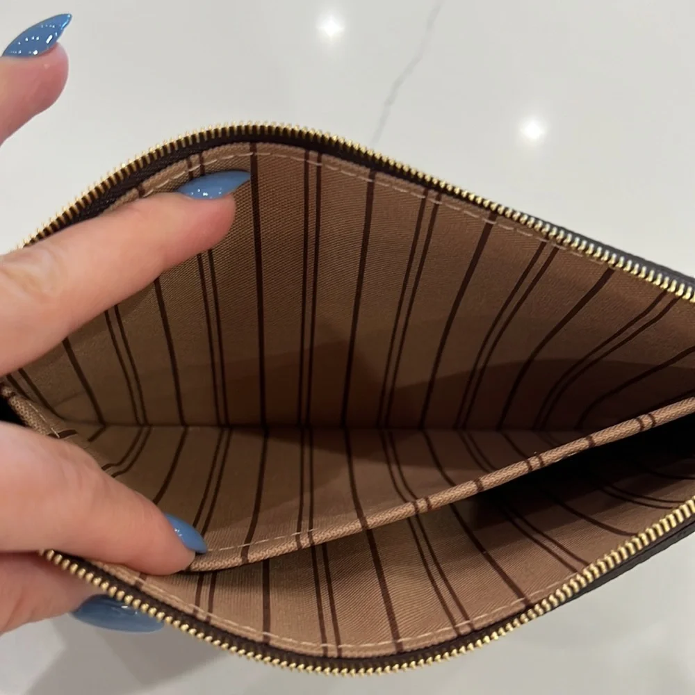 Louis Vuitton Neverfull wristlet - Picture 7 of 8
